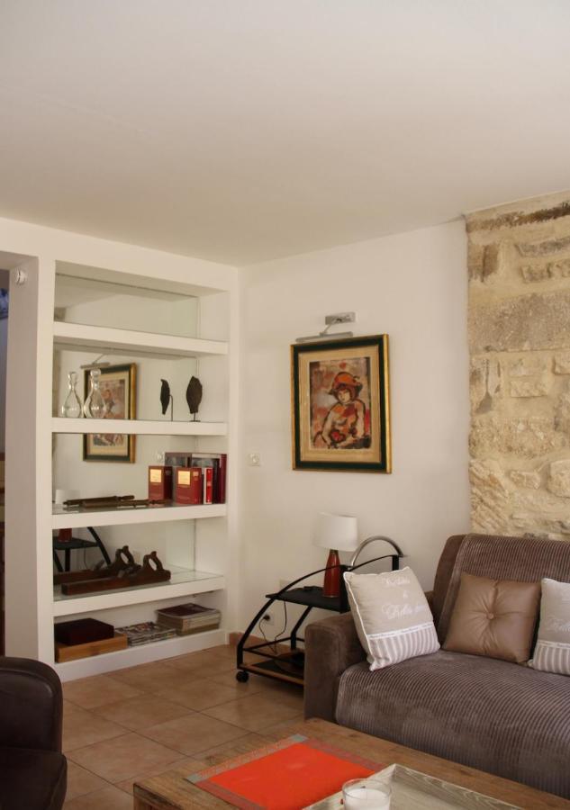Agreable Maison De Ville Eyragues Exterior photo