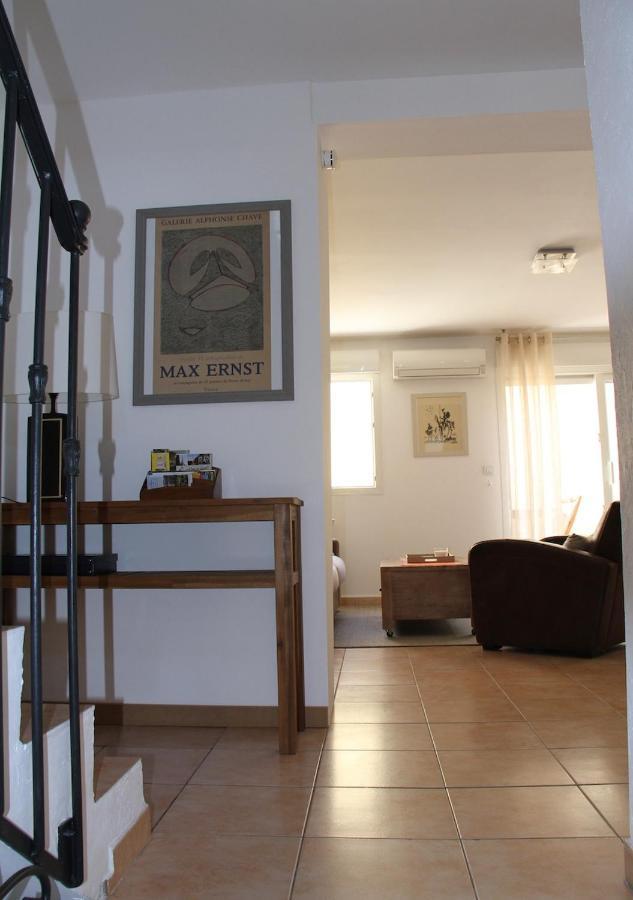 Agreable Maison De Ville Eyragues Exterior photo